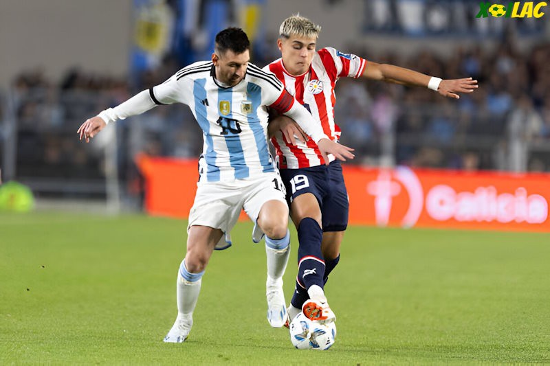 Paraguay đối đầu với Argentina trên sân nhà